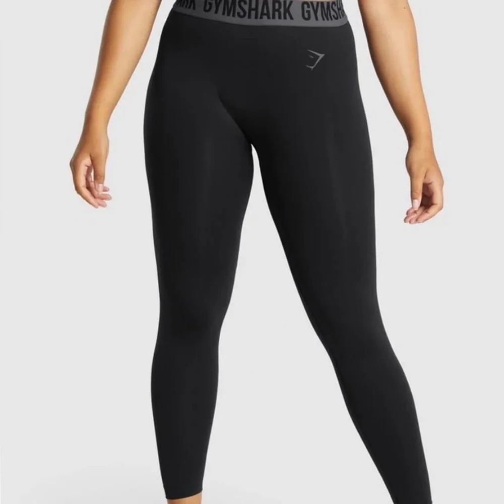 Gymshark Dry Charcoal and Black Leggings | EUC | Sz S